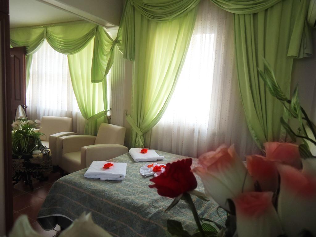 Vatan Hotel Izmir Exterior photo