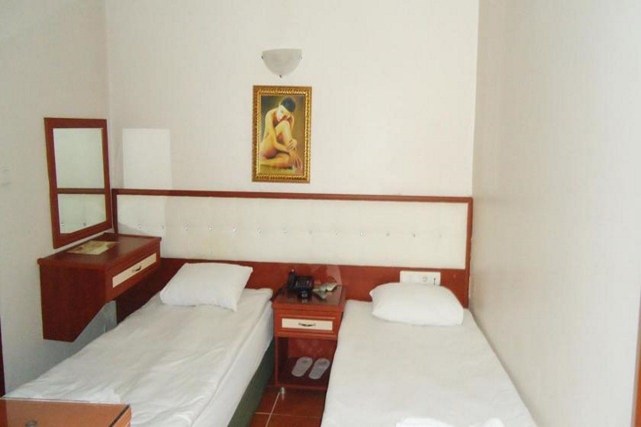 Vatan Hotel Izmir Exterior photo